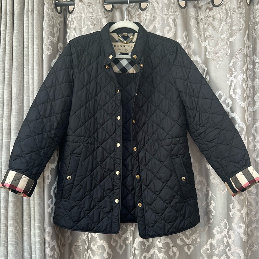 *SOLD* Burberry Quilted Jacket Size Medium - Picture 1 of 10